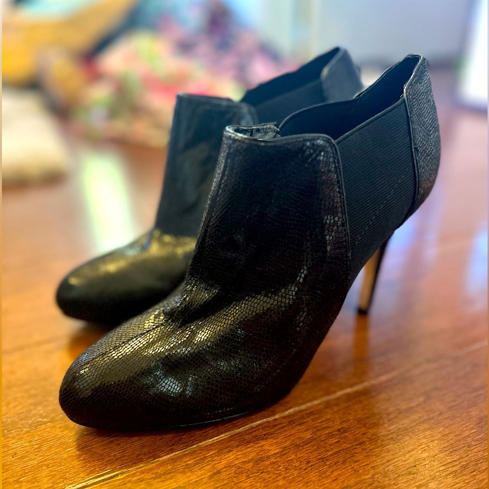 White House Black Market Leather Sole Snake Ankle Boots High Heel Shoes Size 8